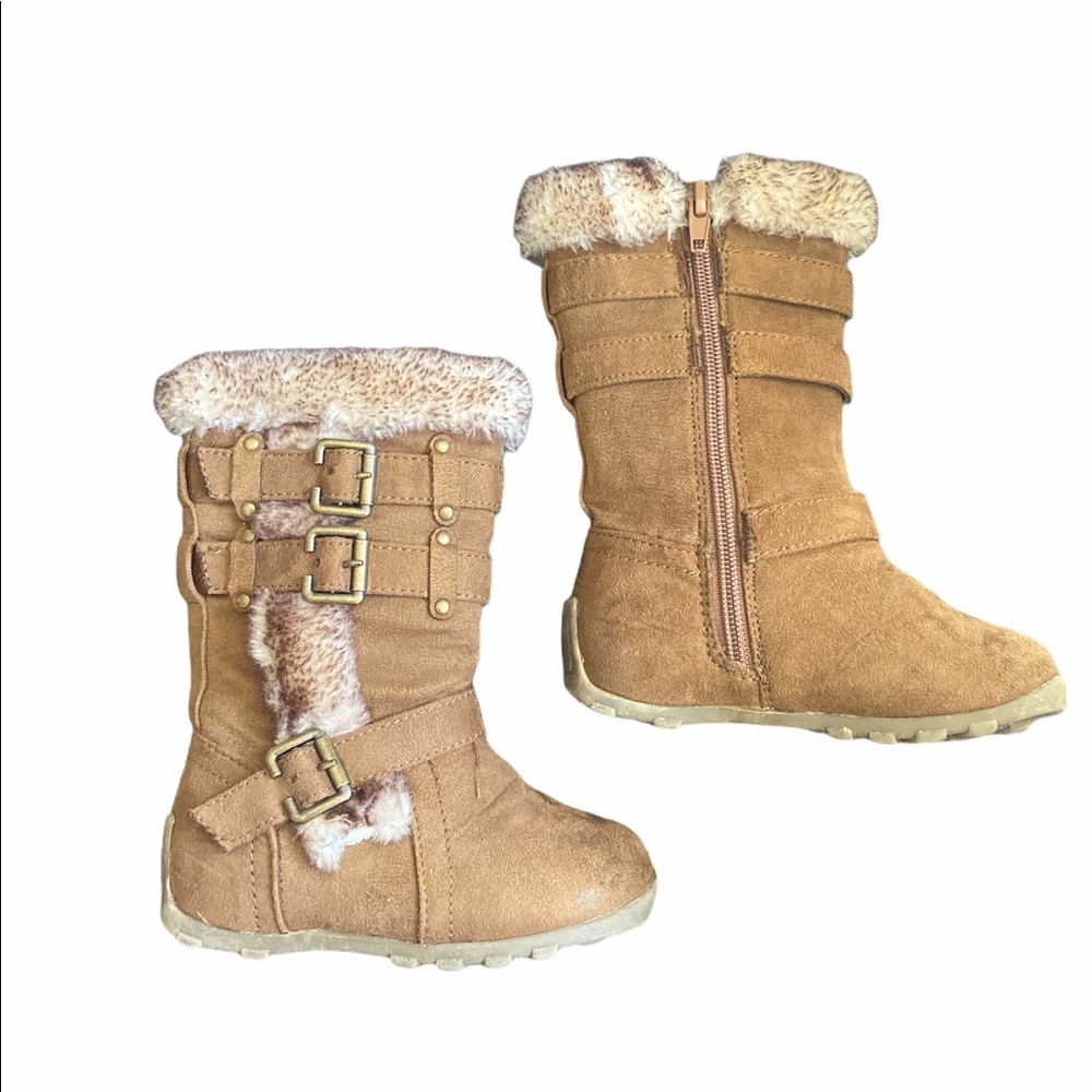 !LIKE NEW FUR BOOTS!